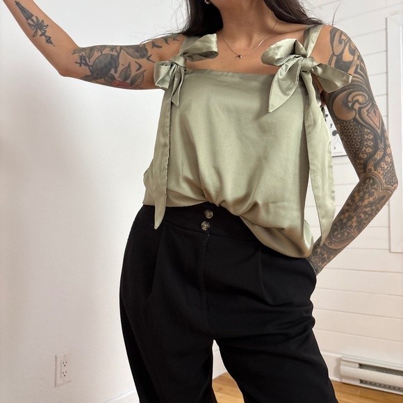 Show me your mumu make up tank - Picture 5 of 7